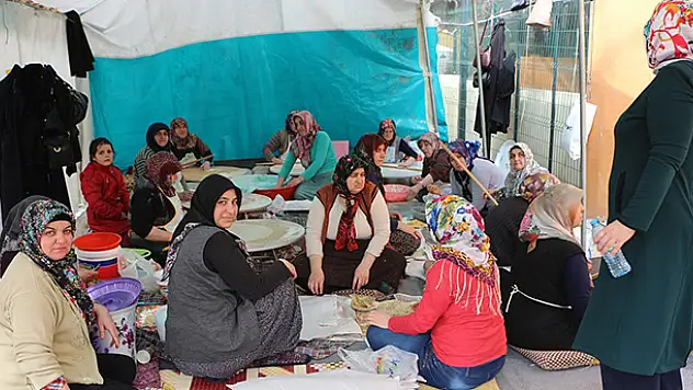 Ak Parti Karatay'dan ihtiyaç sahiplerine kermes