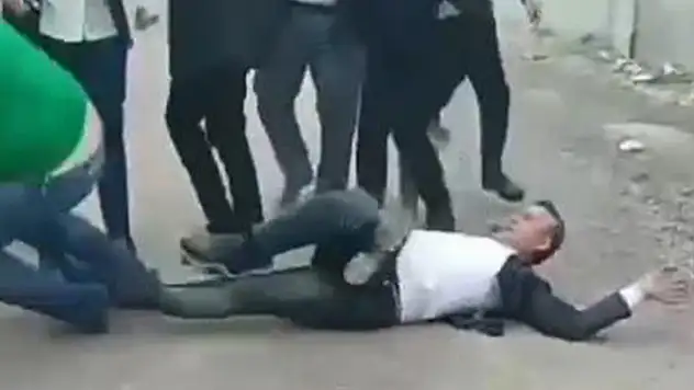 AK Parti, kendini yere atan meclis üyesi hakkında disiplin soruşturması başlattı
