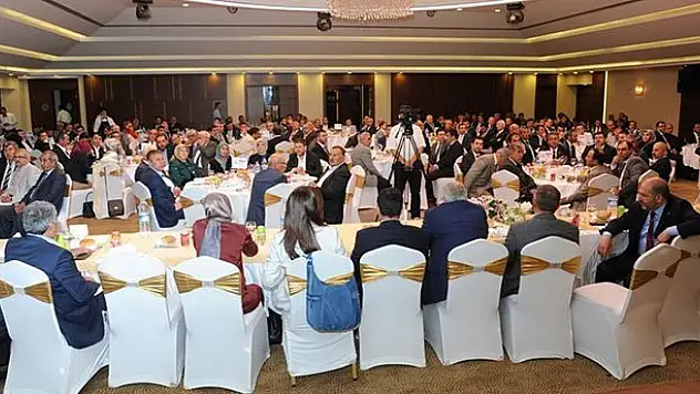 Ak Parti Konya ailesi istişare toplantısında bir araya geldi