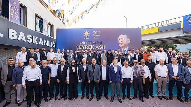 AK Parti Konya'da çeyrek asır buluşması