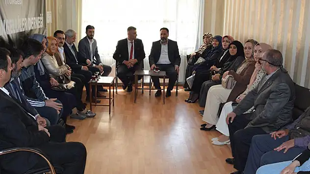 AK Parti Konya'dan görme engellilere ziyaret