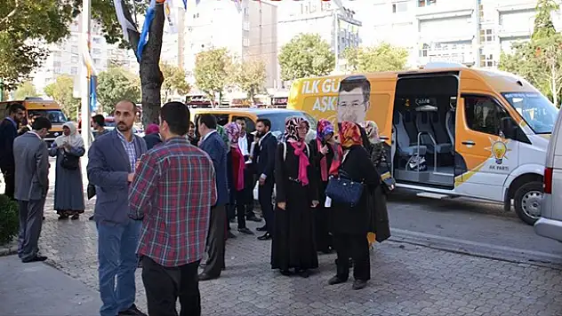 AK Parti Konya Her Gün 25 Bin Kişiye Ulaşıyor