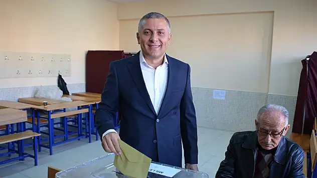 AK Parti Konya İl Başkanı Arat Oyunu Kullandı