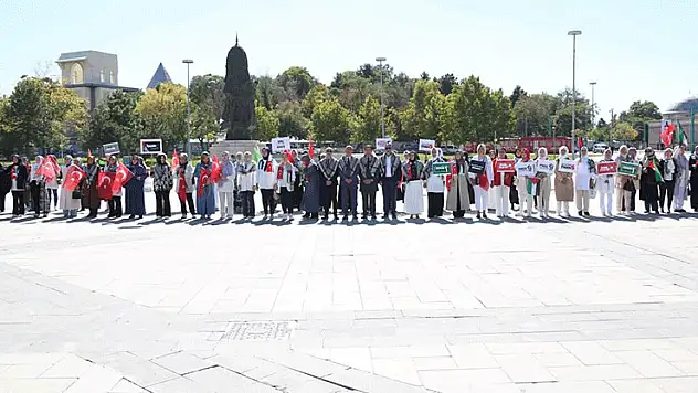 AK Parti Konya Kadın Kolları'ndan Gazze için sessiz çığlık' etkinliği