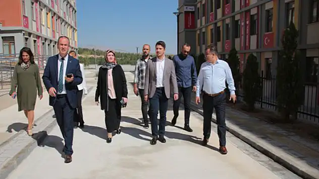 AK Parti Konya Milletvekili Selman Özboyacı, kentteki yurtları inceledi