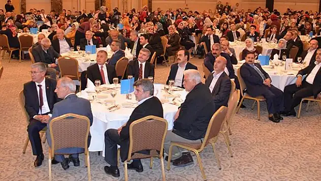AK Parti Konya teşkilatı bir araya geldi