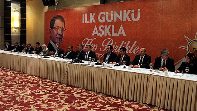 AK Parti Konya Teşkilatı ve Milletvekilleri Basınla Bir Araya Geldi