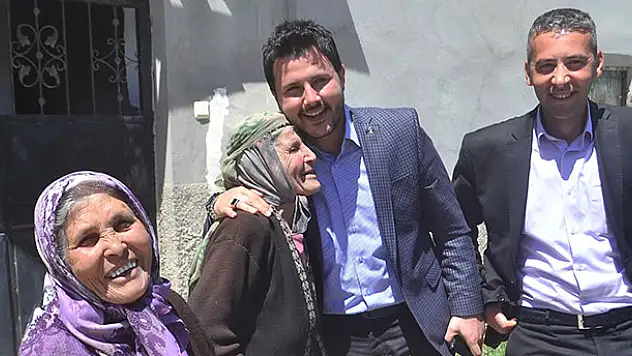 Ak Parti milletvekili adayı Mustafa Kaya Halkapınar'da