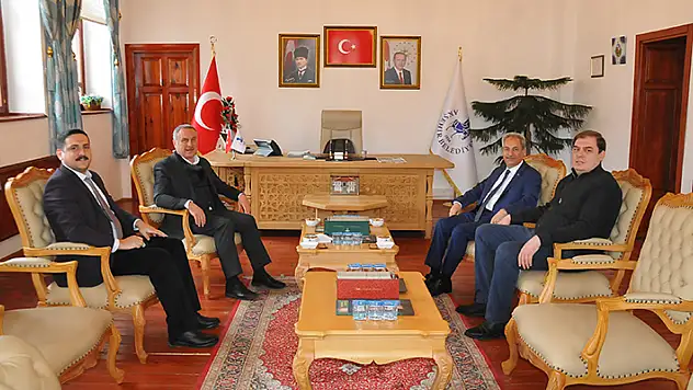 AK Parti MKYK Üyesi Hasan Sert, Başkan Akkaya'yı ziyaret etti

