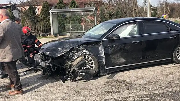 AK Parti Sakarya Milletvekili Ali İnci, trafik kazasında yaralandı