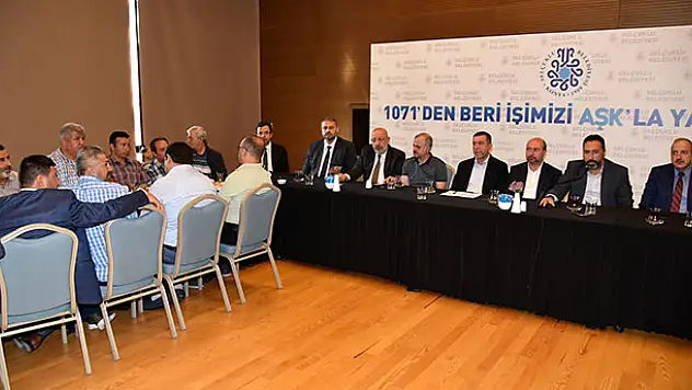Ak Parti Selçuklu'da mahalle başkanları toplandı