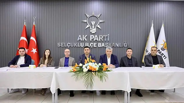 AK Parti Selçuklu'da mahalle başkanları toplantısı yapıldı