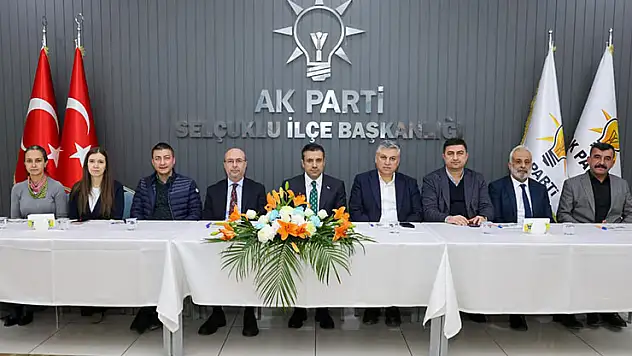 AK Parti Selçuklu'da muhtarlarla istişare toplantısı