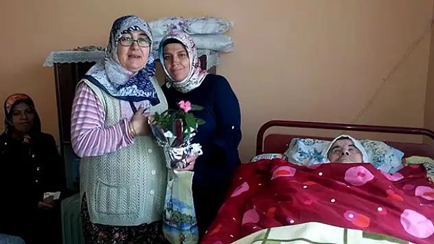 AK Parti Seydişehir Anneler Günü'nü kutladı