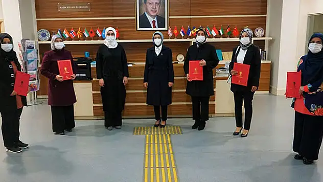 AK Parti Seydişehir İlçe Kadın Kolları Başkanlığına Fatma Aydın atandı