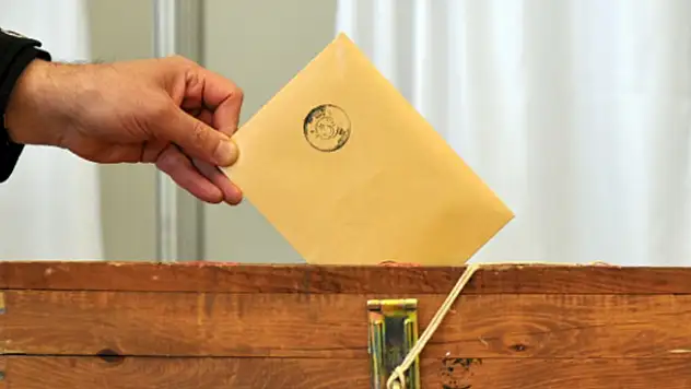 AK Parti sistemi anlatmak için sokağa iniyor