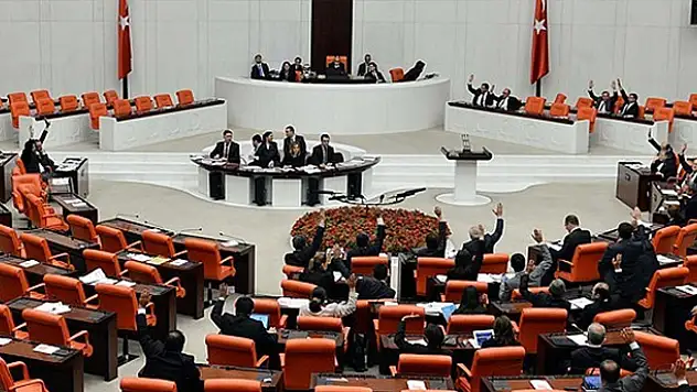 Ak Parti tek başına iktidar oldu fakat...