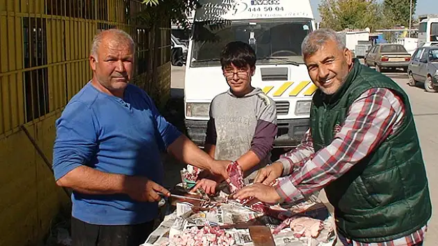 AK Parti tek başına iktidar olunca kuzu kesti