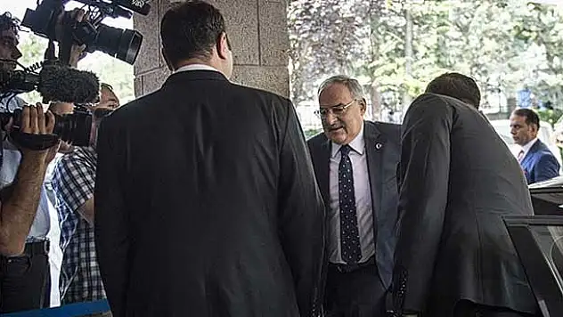 AK Parti ve CHP heyetleri bir araya geldi