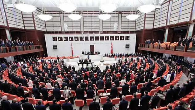 AK Parti ve CHP'nin koalisyon heyetleri belli oldu