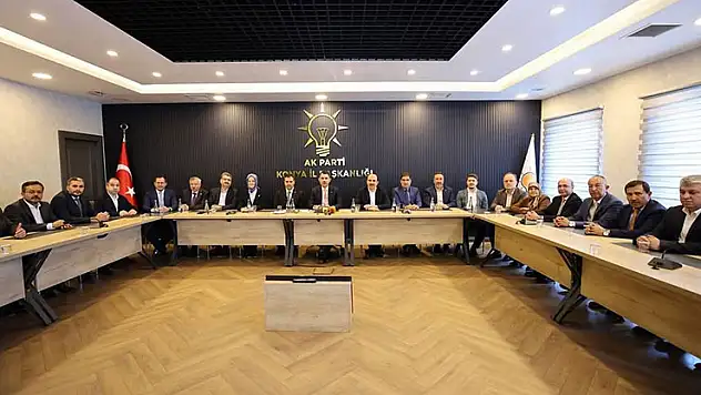 AK Parti'de Bakan Kurum'un katılımı ile istişare toplantısı düzenlendi