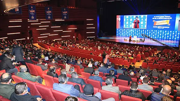 AK Parti'den 'Teşkilat Akademisi' eğitimi
