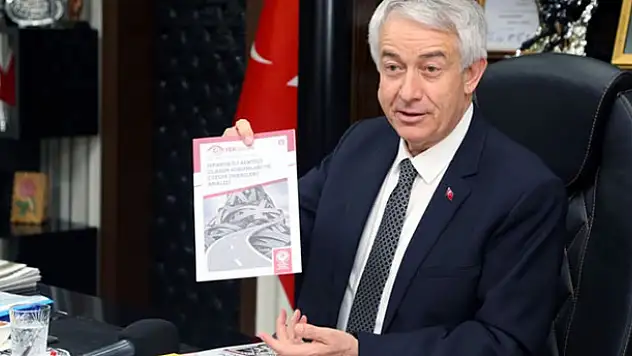 AK Partili Isparta Belediye Başkanı MHP'lileri sürüp işten attı