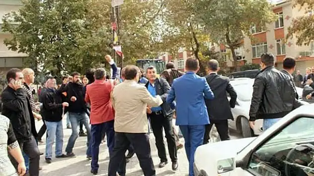 Ak Partili vekile taşlı ve yumruklu saldırı