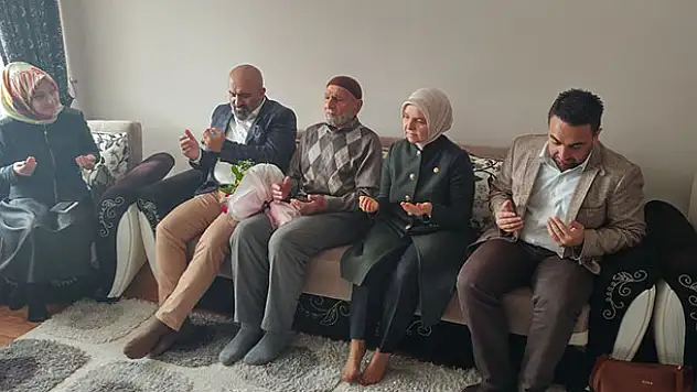 AK Partililer asırlık çınarları unutmadı