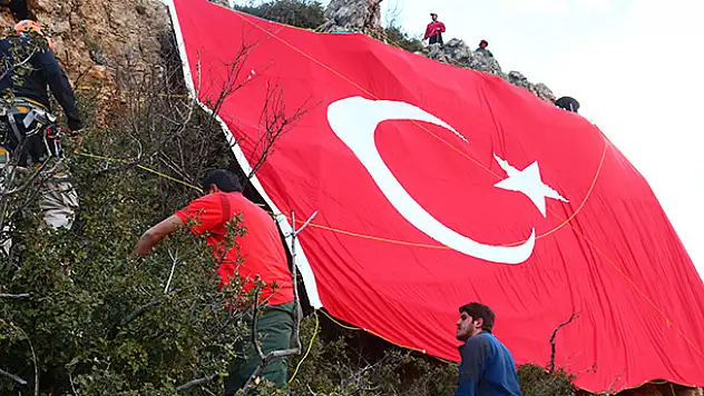 AKADEMİK, Sultandağları'na bayrağı dikti