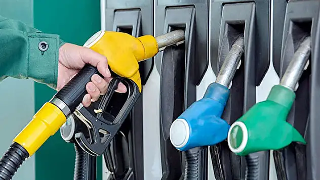 Akaryakıt cephesinden yeni haber! Benzin ve motorine 3 gün üst üste indirim var! İki gün benzine, üçüncü gün motorine indirim geliyor
