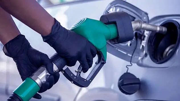 Akaryakıt fiyatlarına KDV zammı geliyor: Benzine 40, motorine 38, oto gaza 15 kuruş...