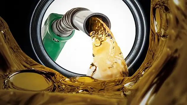 Akaryakıt fiyatlarında son durum: Benzine indirim geliyor