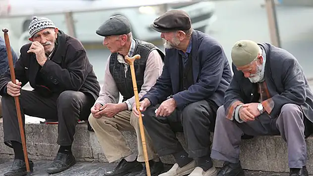 Akaryakıt zamları vurdu! Bir ilimizde daha 65 yaş üstüne toplu taşıma ücretli oluyor
