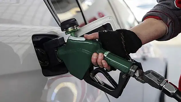 Akaryakıtta indirim bitti! Bu akşam motorine zam geliyor
