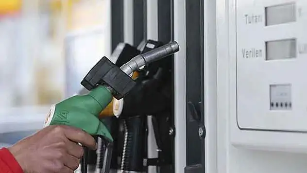 Akaryakıtta savaş zammına devlet müdahalesi! Artış öncesi 'eşel mobil' geri dönüyor