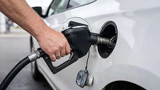 Akaryakıtta yeni dönem başladı! Benzine beklenen zam böyle değişti