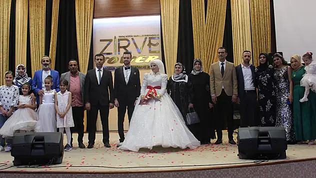 Akay ile Ayvaz ailelerinin mutlu günü