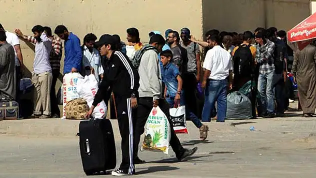 Akçakale'de yaşayan bir grup Suriyeli ülkesine döndü