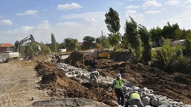 Akçay Deresi ıslah çalışmaları devam ediyor