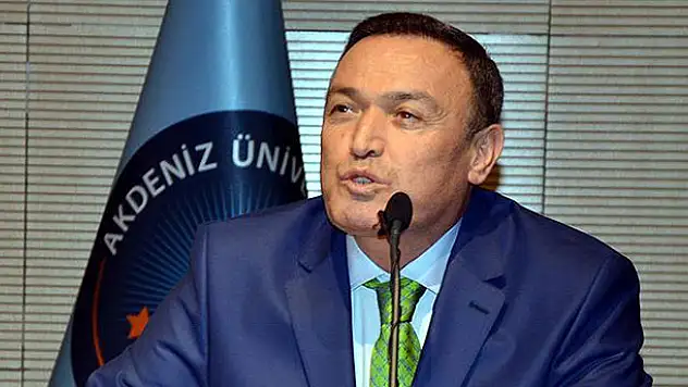 Akdeniz Üniversitesi Rektörü Kurtcephe görevinden uzaklaştırıldı