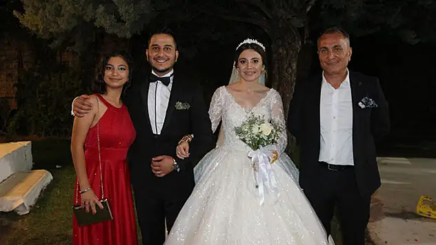 Akgün ve Altıparmak ailelerinin mutlu günü