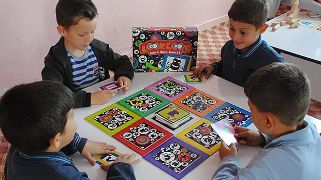Akıl oyunları odasıyla zihinlerini geliştiriyorlar
