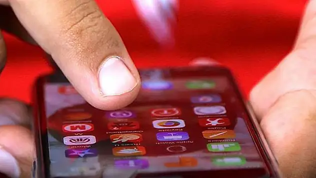 Akıllı telefon kullananlara 'darbeci' uyarısı
