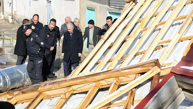 Konya Valisi Akın, kuvvetli rüzgar ve fırtınada zarar gören yerleri inceledi