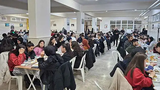 Akörenli üniversiteliler iftarda buluştu