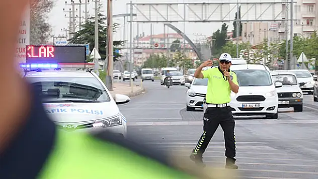 Aksaray'da 1 ayda 6 bin 553 sürücüye 2 milyon lira ceza