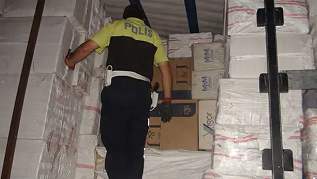 Aksaray'da 150 bin paket kaçak sigara ele geçirildi
