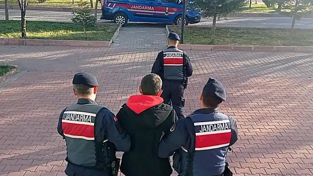 Aksaray'da 16 yıl hapsi olan şüpheliyi JASAT yakaladı
