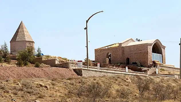 Aksaray'da 2. Kılıçarslan Türbesi ve Köşkü restore ediliyor
